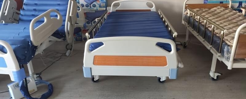 Yatalak hastalar için lazımlıklı yataklar