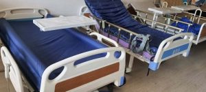 Taşınabilir tekerlekli hasta yatakları